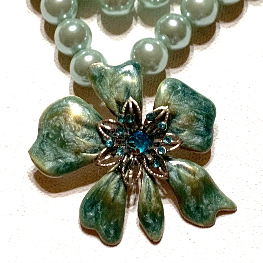 green Necklace Enamel Flower faux pearl